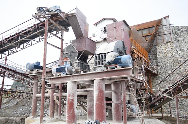 竹篙山采石場(chǎng)時(shí)產(chǎn)1000噸石灰石破碎生產(chǎn)線