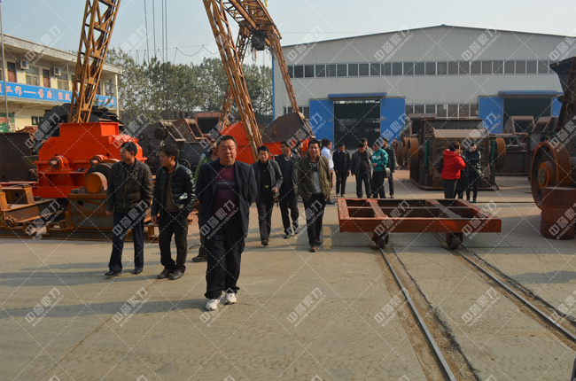 ���տ͑�F�������l(xi��ng)�����S�^(q��)���^�O��