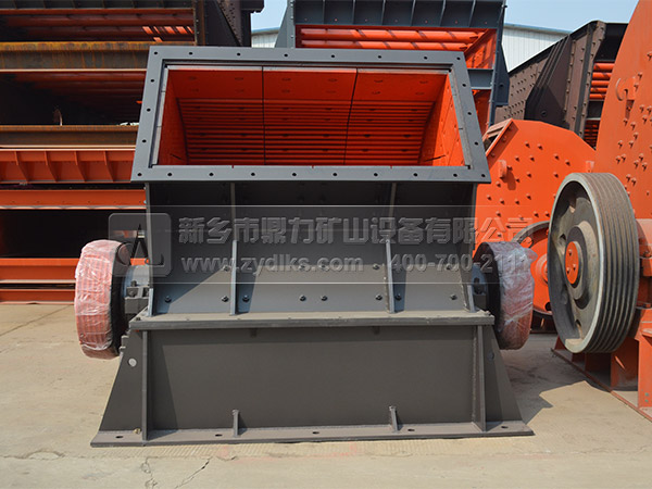 時產(chǎn)500噸錘式破碎機(jī) 時產(chǎn)500噸錘式破碎機(jī)